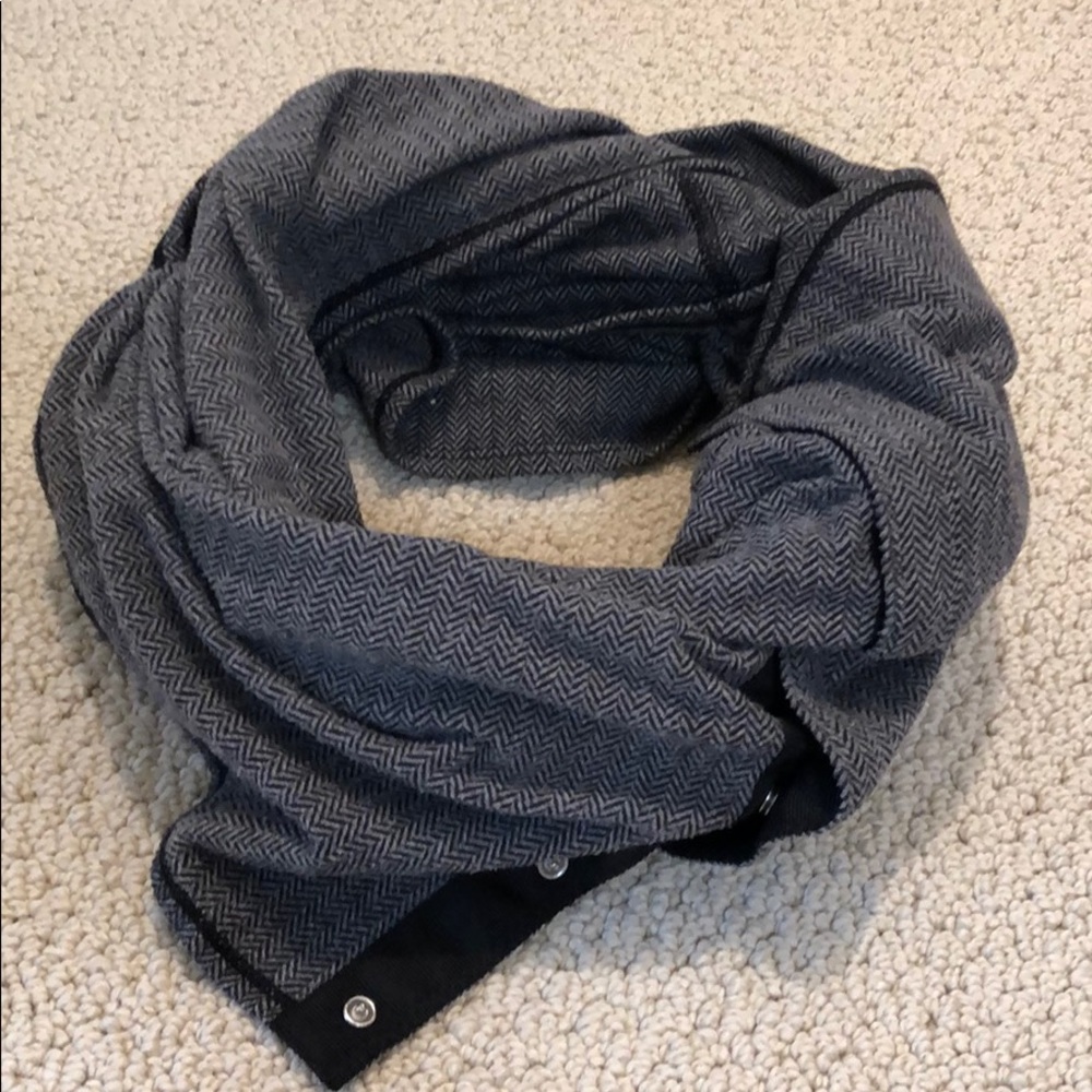 Lululemon Vinyasa Scarf